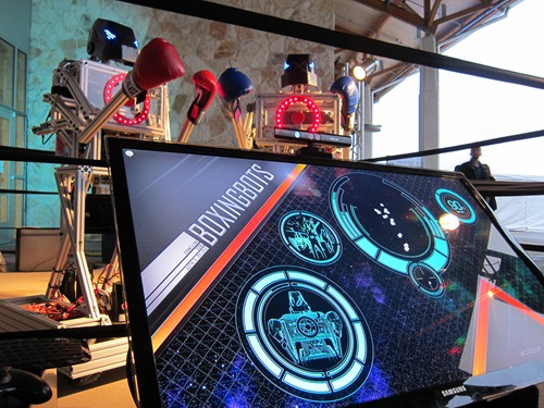 Des robots boxeurs contrôlés via Kinect