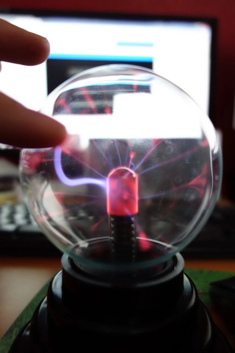 Avis et unboxing d'une lampe plasma