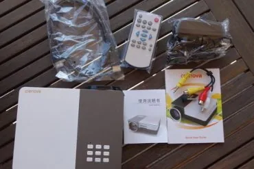 Avis sur le mini vidéoprojecteur Crenova XPE350