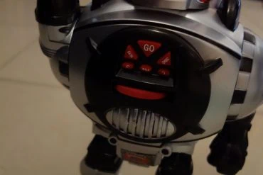 Avis Robot Radio Commandé qui lance des disques