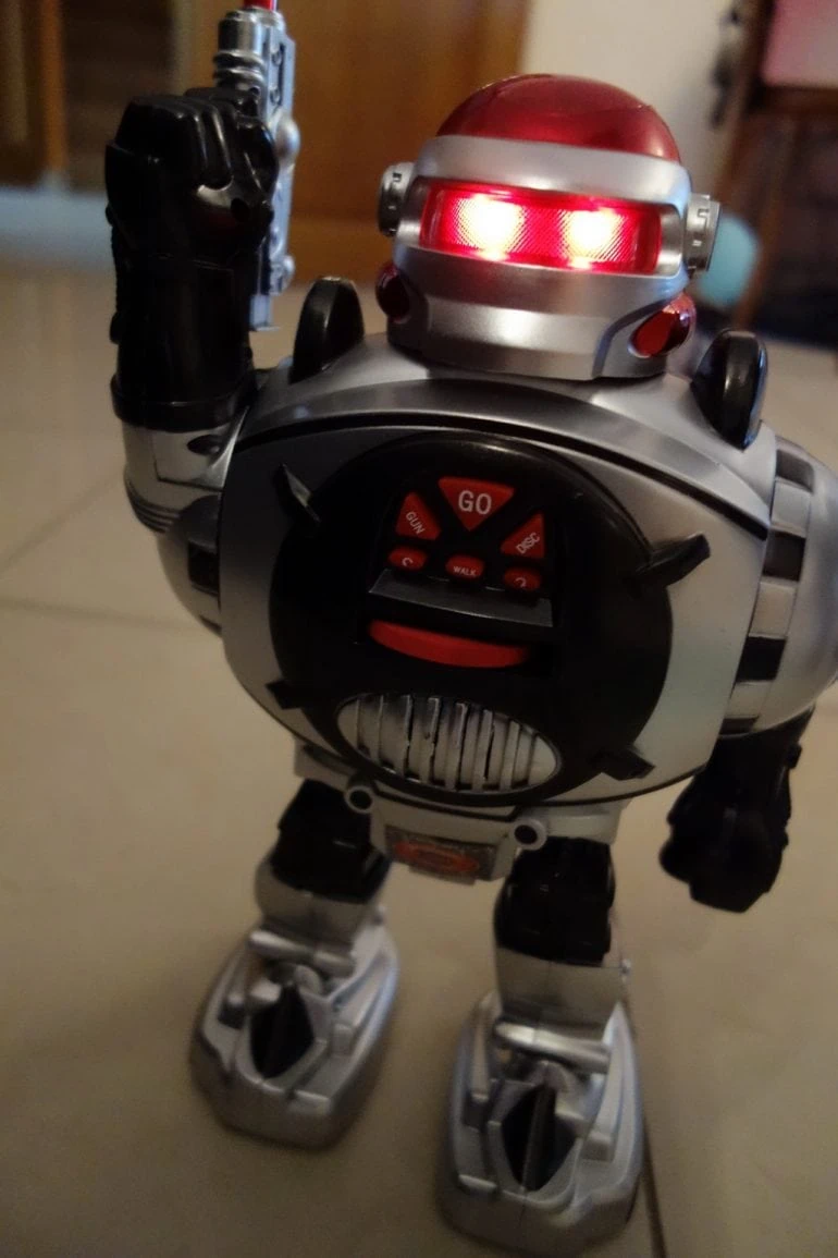 Avis Robot Radio Commandé qui lance des disques