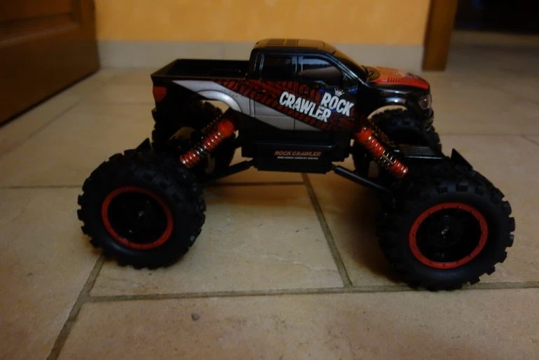 Test de la voiture radiocommandée 4x4 Rock Master