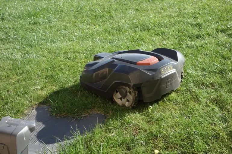 Test du robot tondeuse husqvarna automower 330x