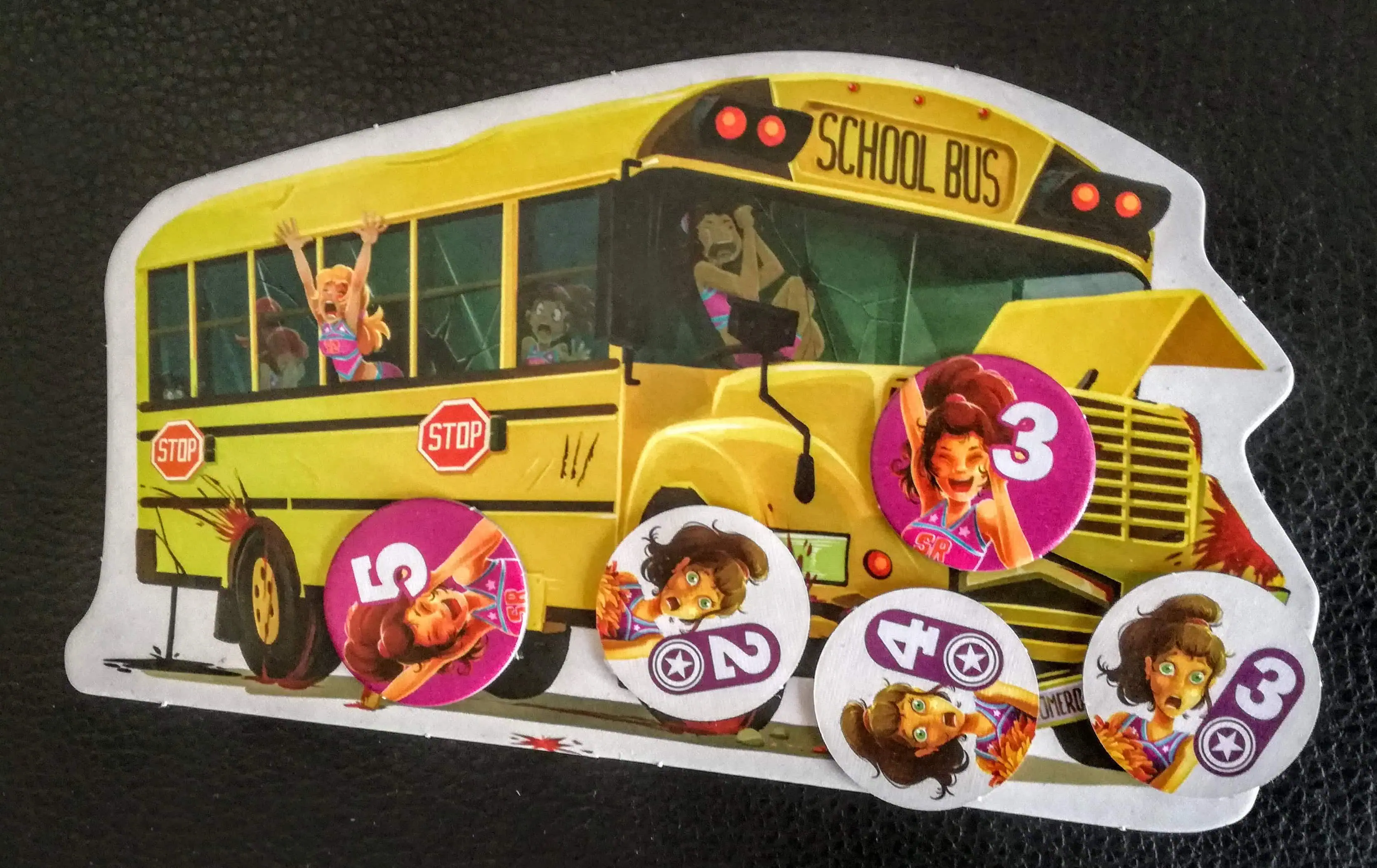 Zombies contre Pom-Pom-Girls dans Zombie Bus