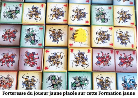 Gunkimono, rime avec bataille de dominos chez Renegade France et Origames.