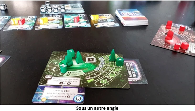 Test de Tiny Epic Galaxies de Scott Almes chez Pixie Games