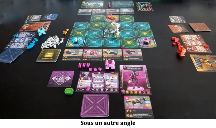 Test de Tiny Epic Mechs de Scott Almes chez Gamelyn Games et Pixie Games