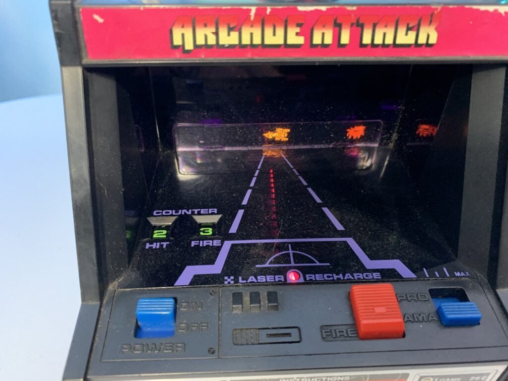 Test du jeu Arcade Attack de Tomy