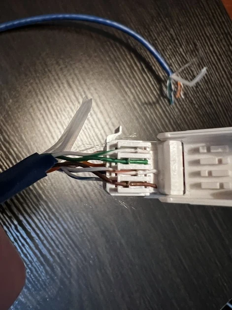 Comment utiliser un connecteur RJ45 sans outil