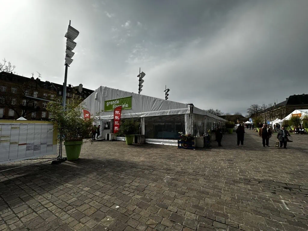 Place de la république Metz salon du livre