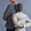 NEO : le robot humanoïde qui veut conquérir votre salon